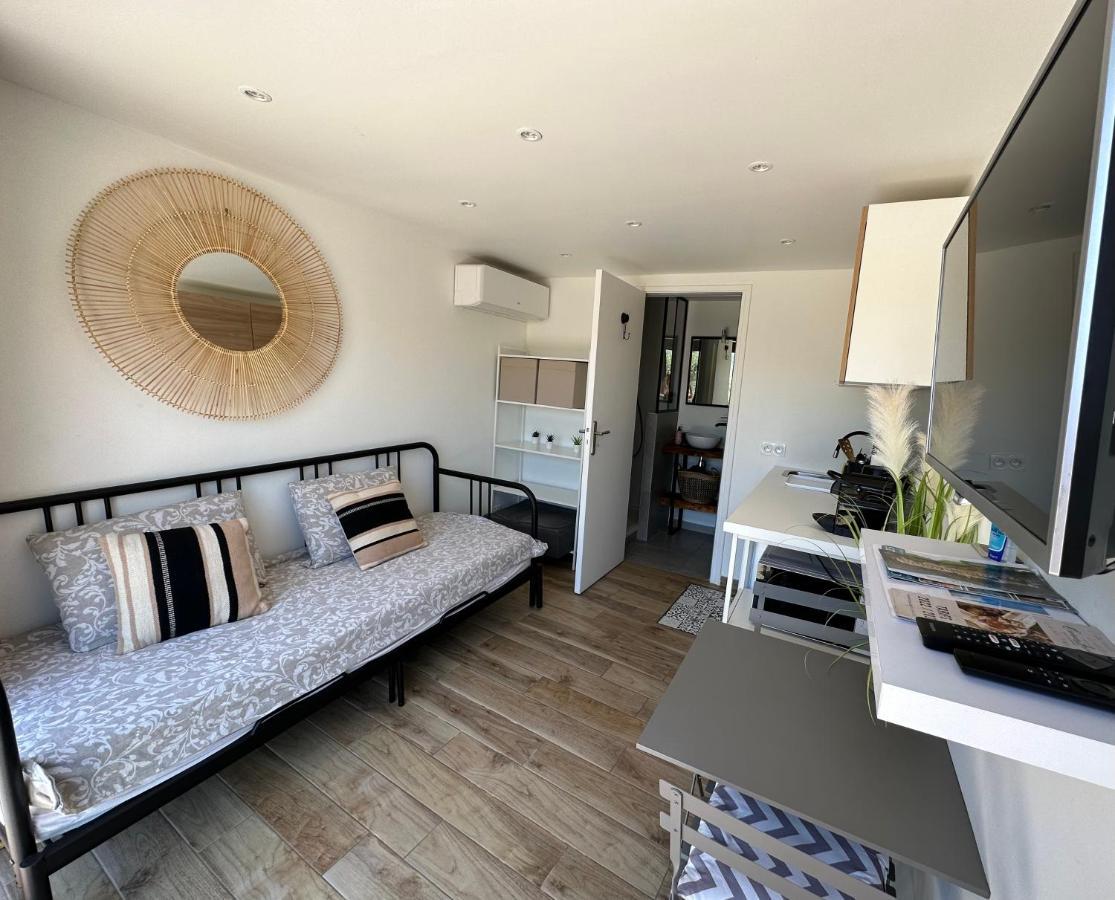 Studio Collobrieres Vue Sur Village Exterior foto